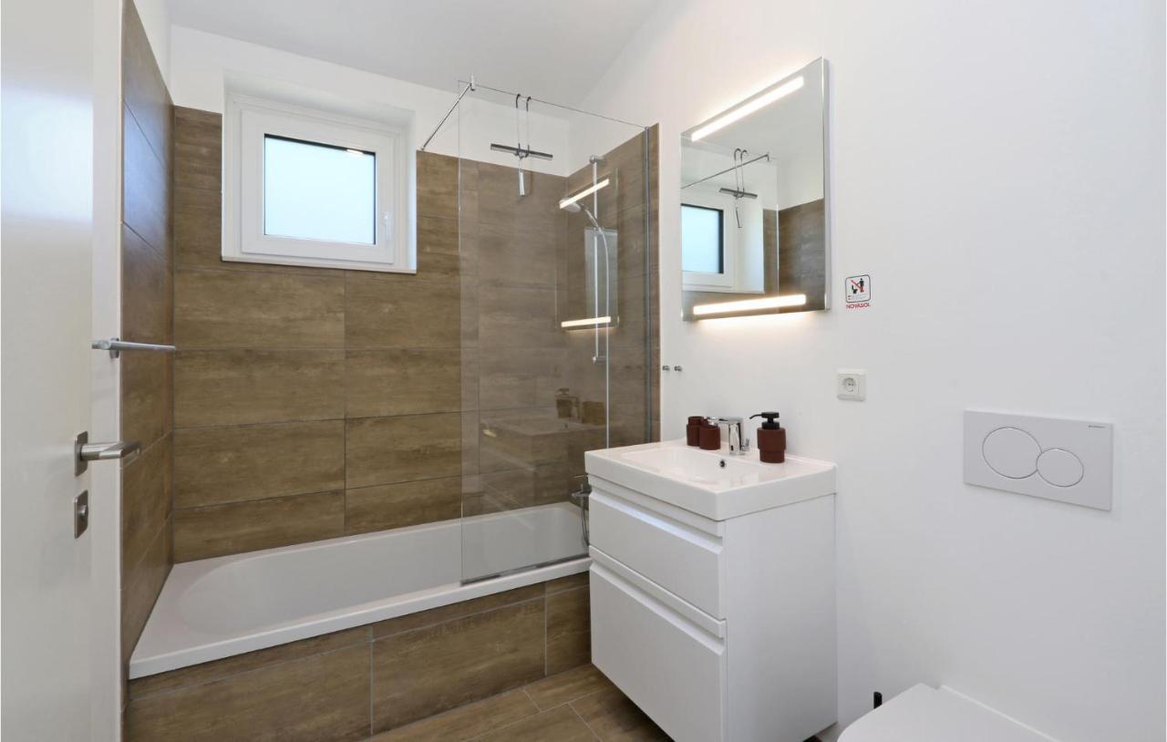 Beautiful Home In Lembruch-Duemmer See With Wifi المظهر الخارجي الصورة